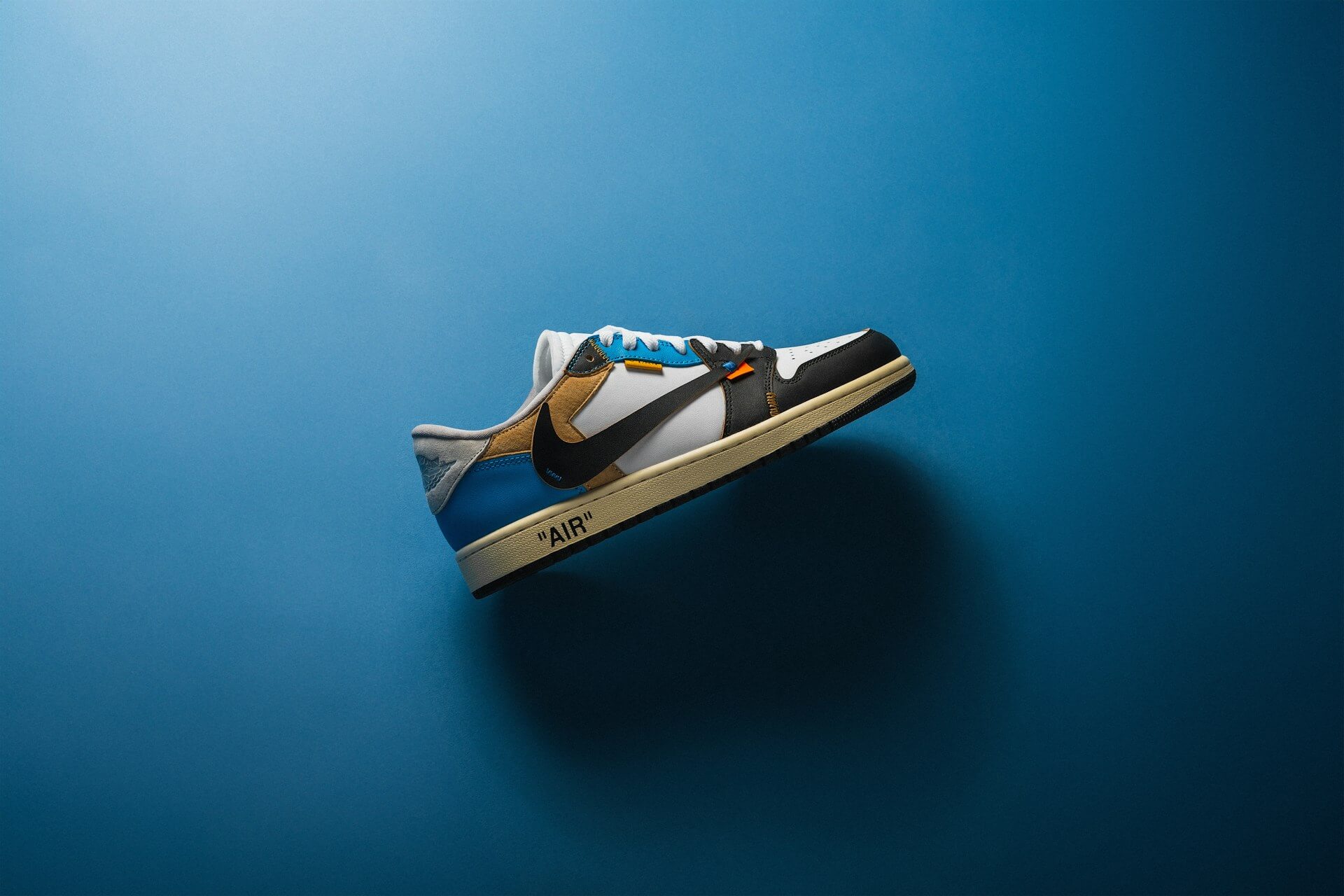 Air-Jordan-1-Low-Navy-Light