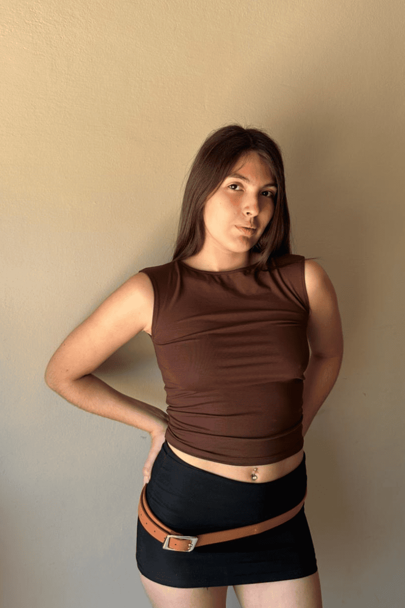 Musculosa Amena modelo