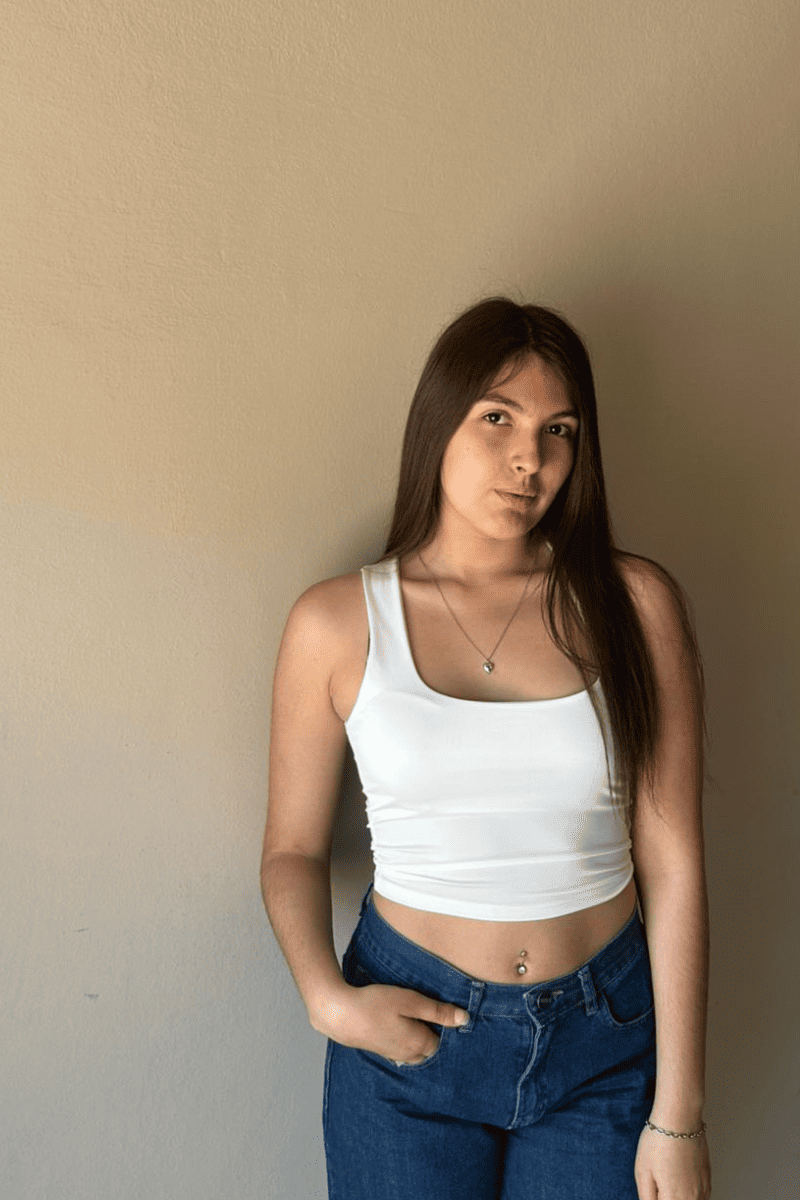 Top Athenas Crema modelo